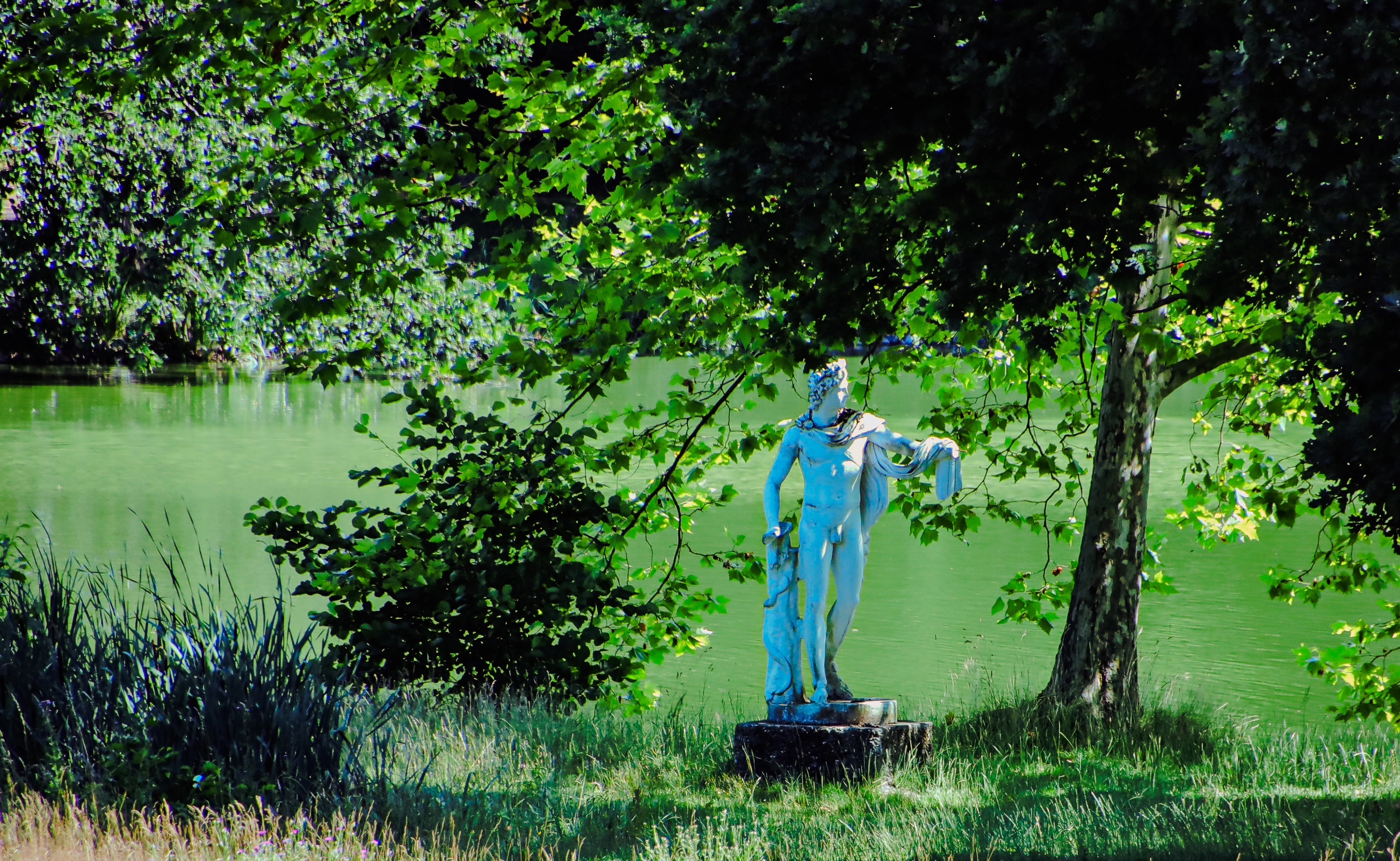 Statue am Schlossteich Machern