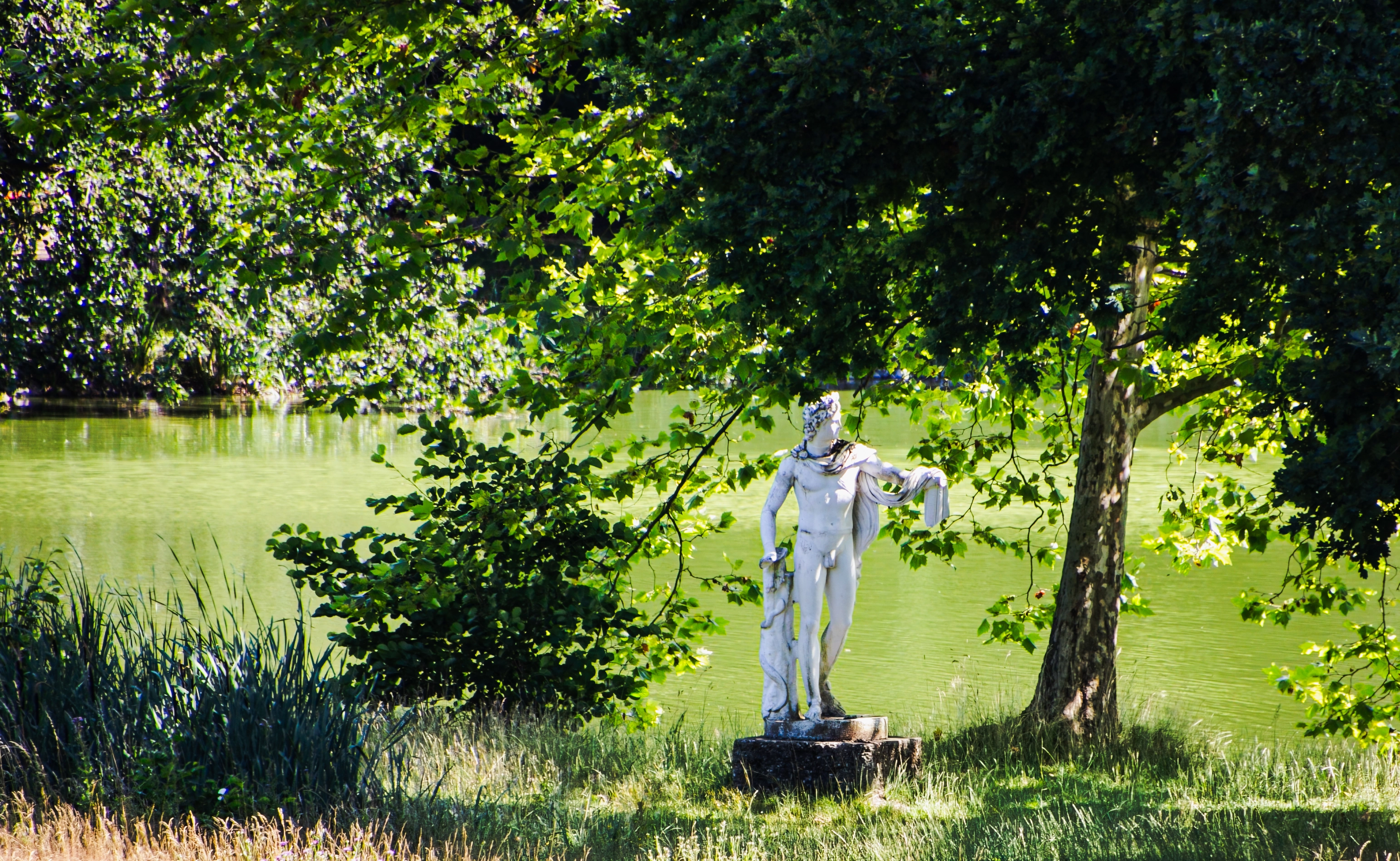 Statue am Schlossteich Machern